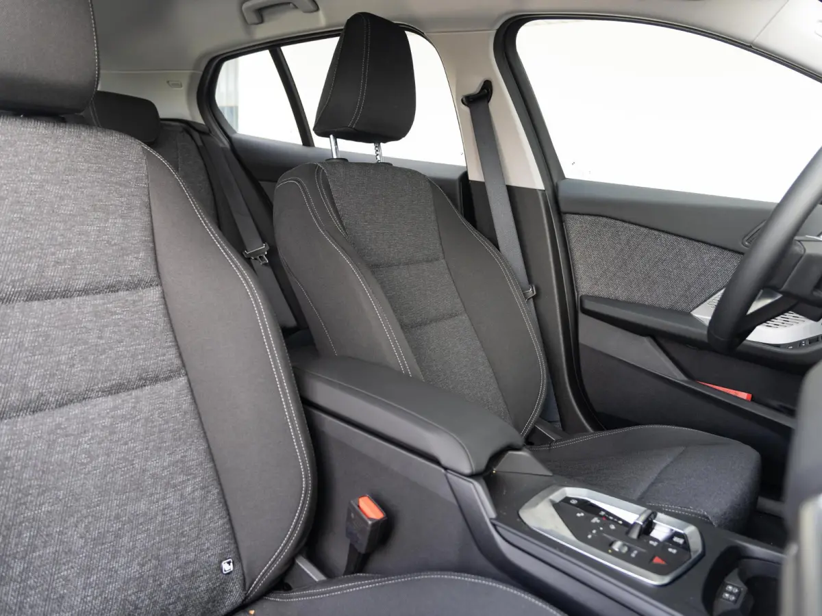 120 | M Sport Design | Achteruitrijcamera | Stoelverwarming | Driving Assistant | 18'' |
