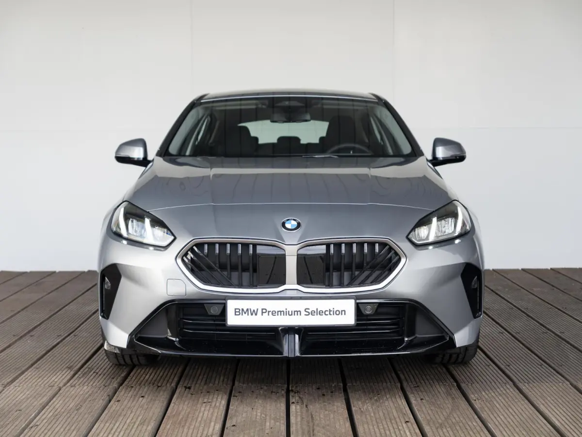 120 | M Sport Design | Achteruitrijcamera | Stoelverwarming | Driving Assistant | 18'' |