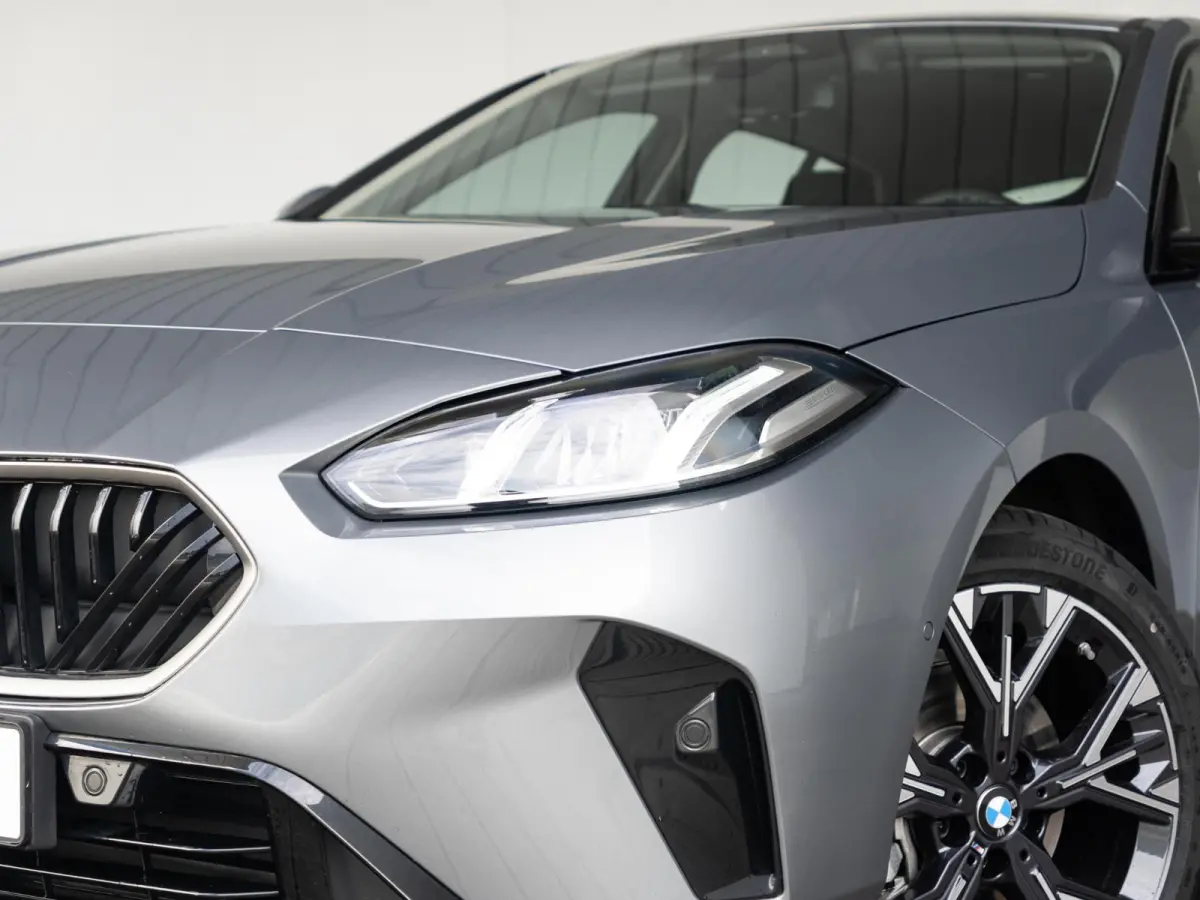 120 | M Sport Design | Achteruitrijcamera | Stoelverwarming | Driving Assistant | 18'' |