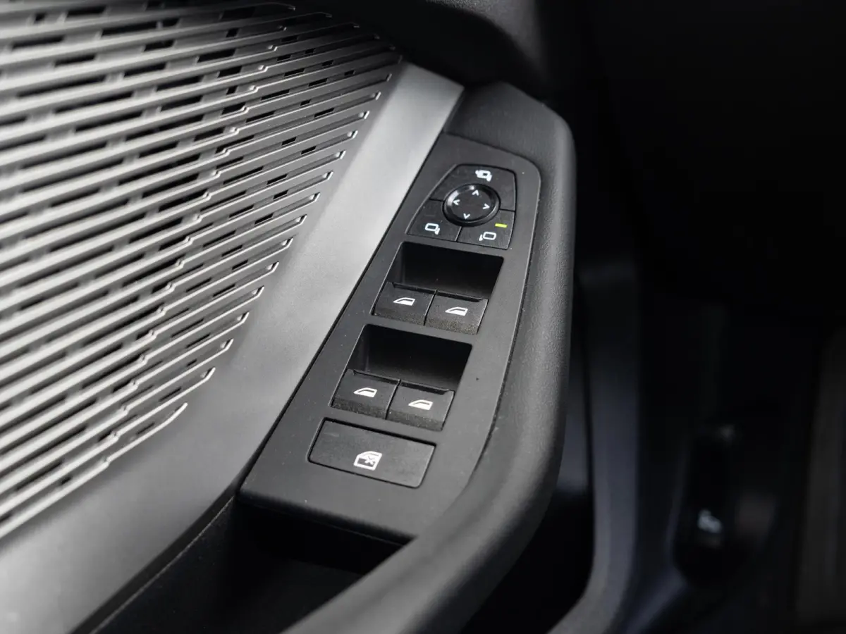 120 | M Sport Design | Achteruitrijcamera | Stoelverwarming | Driving Assistant | 18'' |