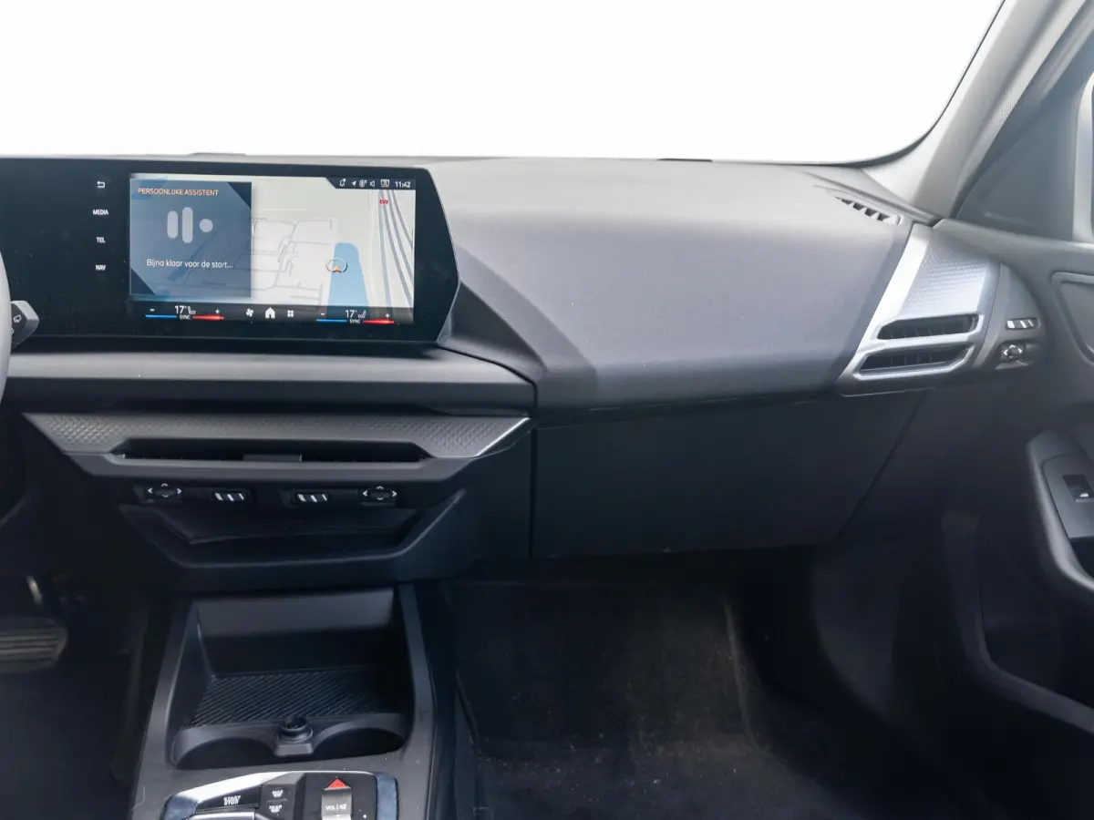 120 | M Sport Design | Achteruitrijcamera | Stoelverwarming | Driving Assistant | 18'' |