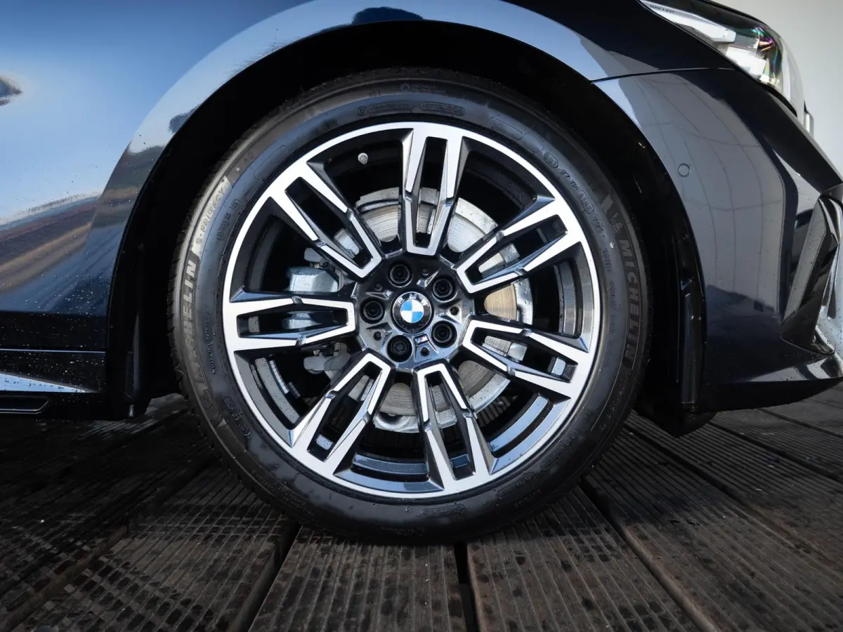 520i | M Sportpakket | Innovation Pack | Stuurwielrand verwarmd | Comfort Access | Panoramadak | Stoelverwarming | Harman-Kardon | Trekhaak