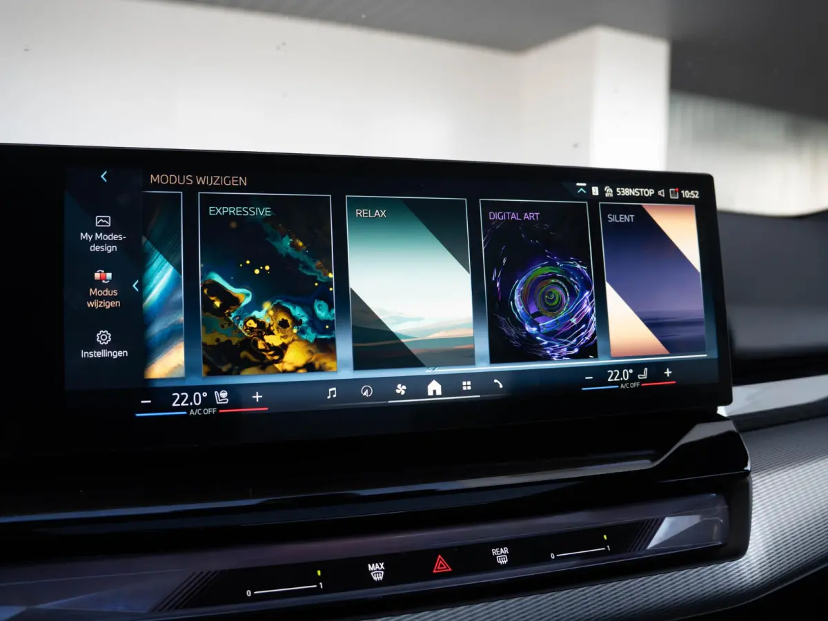 520i | M Sportpakket | Innovation Pack | Stuurwielrand verwarmd | Comfort Access | Panoramadak | Stoelverwarming | Harman-Kardon | Trekhaak
