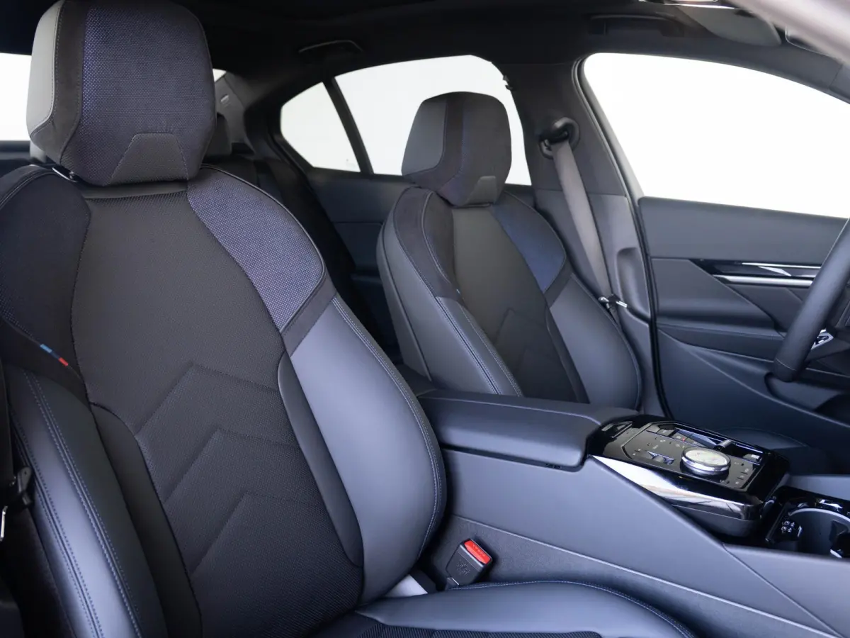 520i | M Sportpakket | Innovation Pack | Stuurwielrand verwarmd | Comfort Access | Panoramadak | Stoelverwarming | Harman-Kardon | Trekhaak