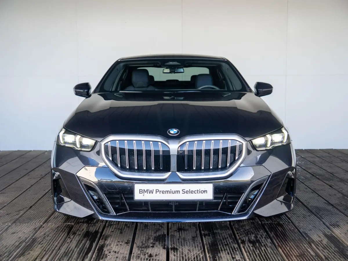520i | M Sportpakket | Innovation Pack | Stuurwielrand verwarmd | Comfort Access | Panoramadak | Stoelverwarming | Harman-Kardon | Trekhaak