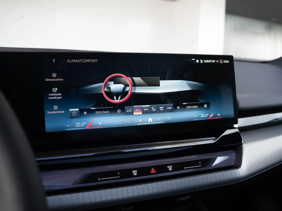 520i | M Sportpakket | Innovation Pack | Stuurwielrand verwarmd | Comfort Access | Panoramadak | Stoelverwarming | Harman-Kardon | Trekhaak