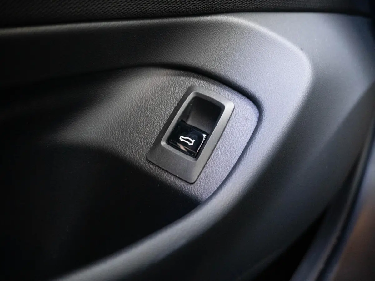 520i | M Sportpakket | Innovation Pack | Stuurwielrand verwarmd | Comfort Access | Panoramadak | Stoelverwarming | Harman-Kardon | Trekhaak