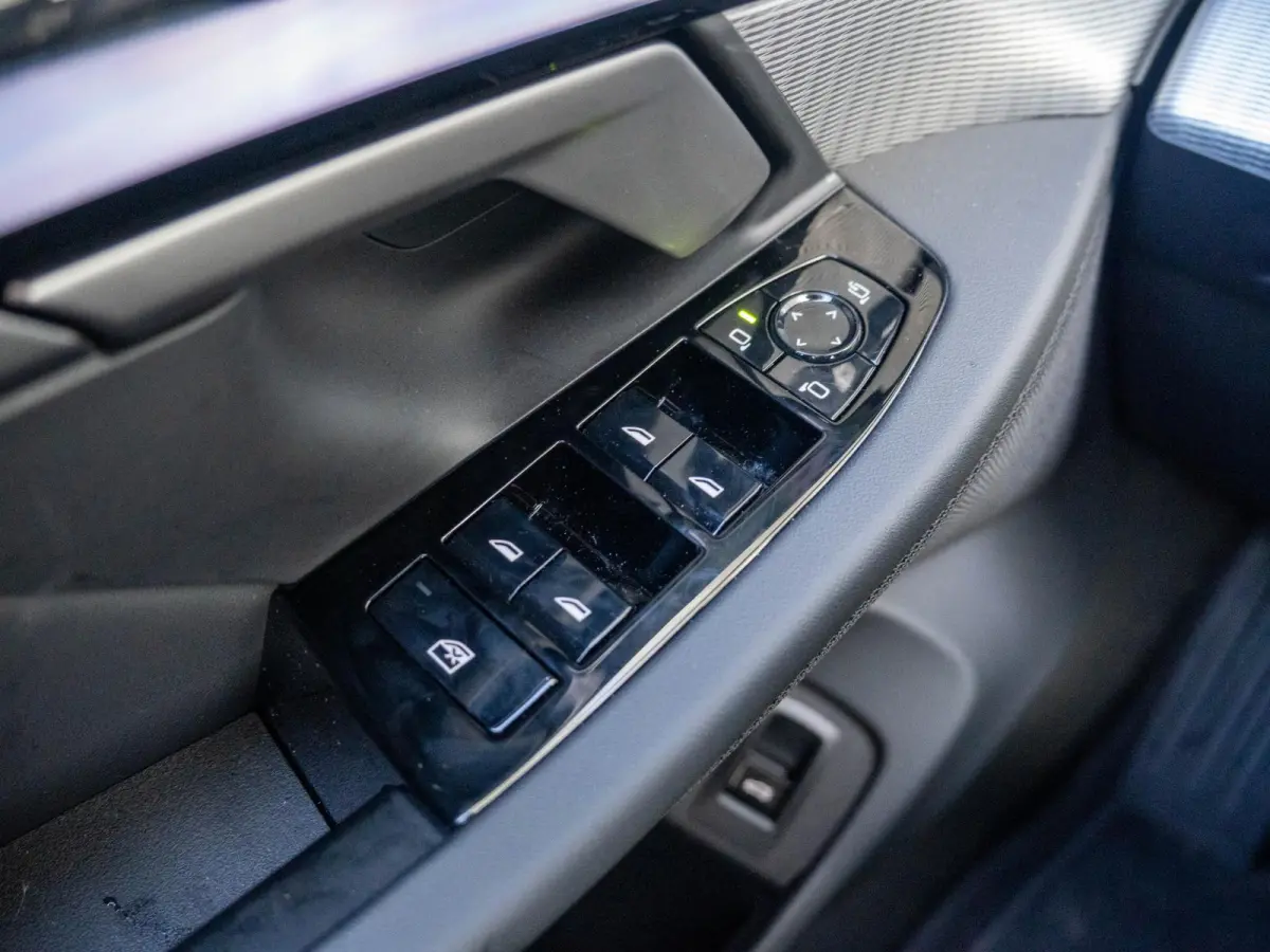 520i | M Sportpakket | Innovation Pack | Stuurwielrand verwarmd | Comfort Access | Panoramadak | Stoelverwarming | Harman-Kardon | Trekhaak