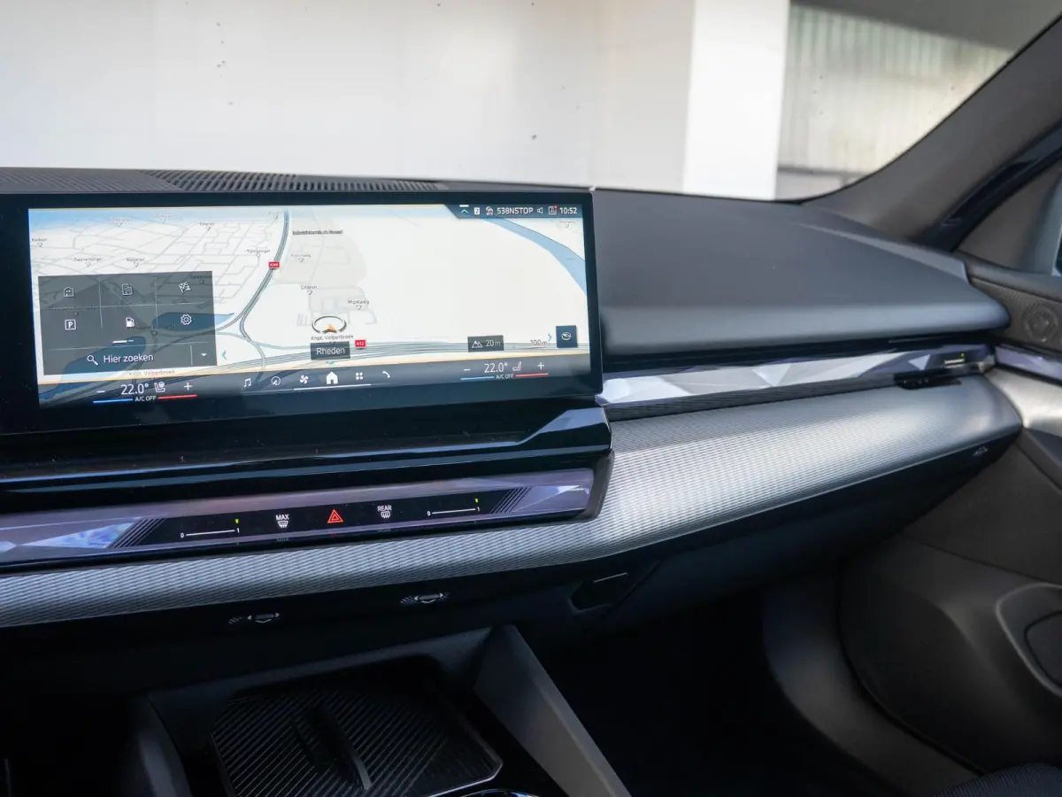 520i | M Sportpakket | Innovation Pack | Stuurwielrand verwarmd | Comfort Access | Panoramadak | Stoelverwarming | Harman-Kardon | Trekhaak