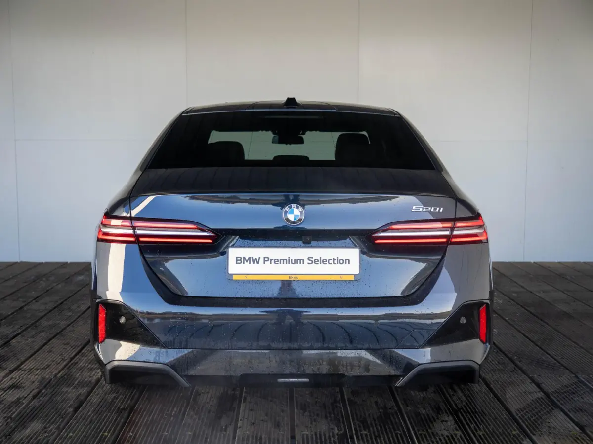 520i | M Sportpakket | Innovation Pack | Stuurwielrand verwarmd | Comfort Access | Panoramadak | Stoelverwarming | Harman-Kardon | Trekhaak