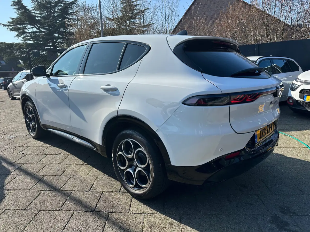 160pk Hybrid Aut|16.000km|Leder|Fabrieksgarantie