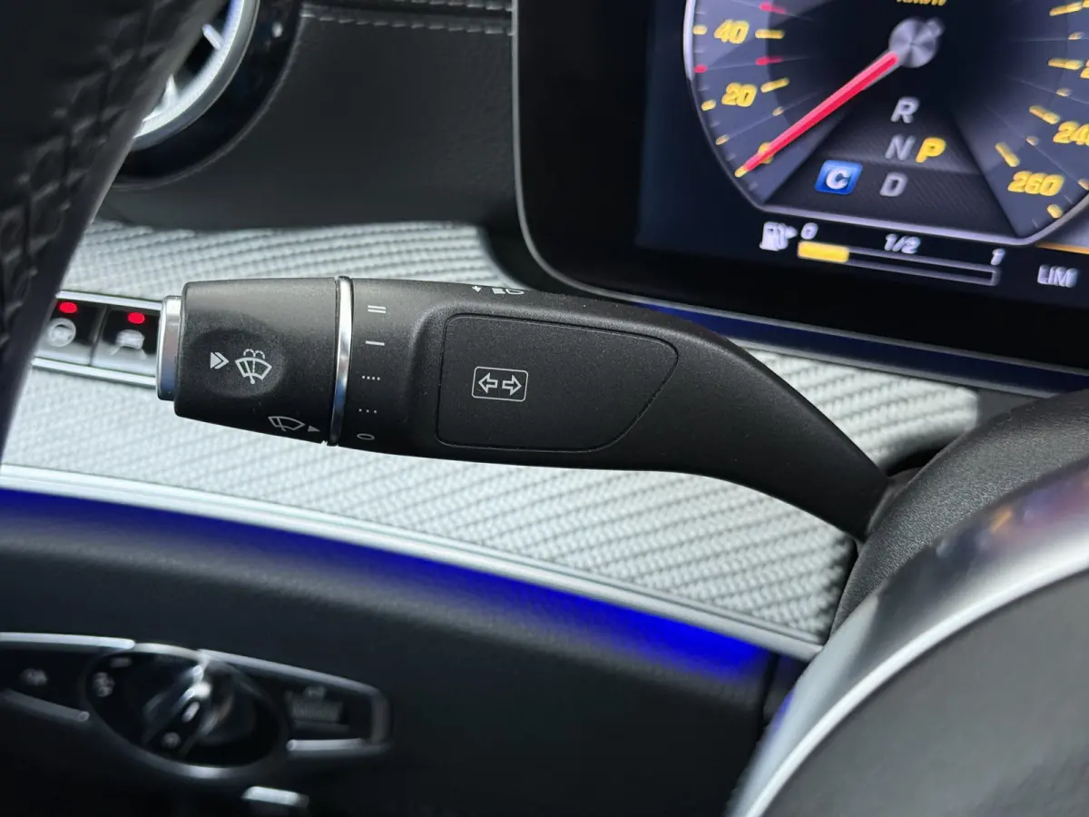 450 4Matic AMG // Burmester // 360 Camera // Dealer onderhouden // Sunroof // Trekhaak // 20 inch // Designo White // Distronic