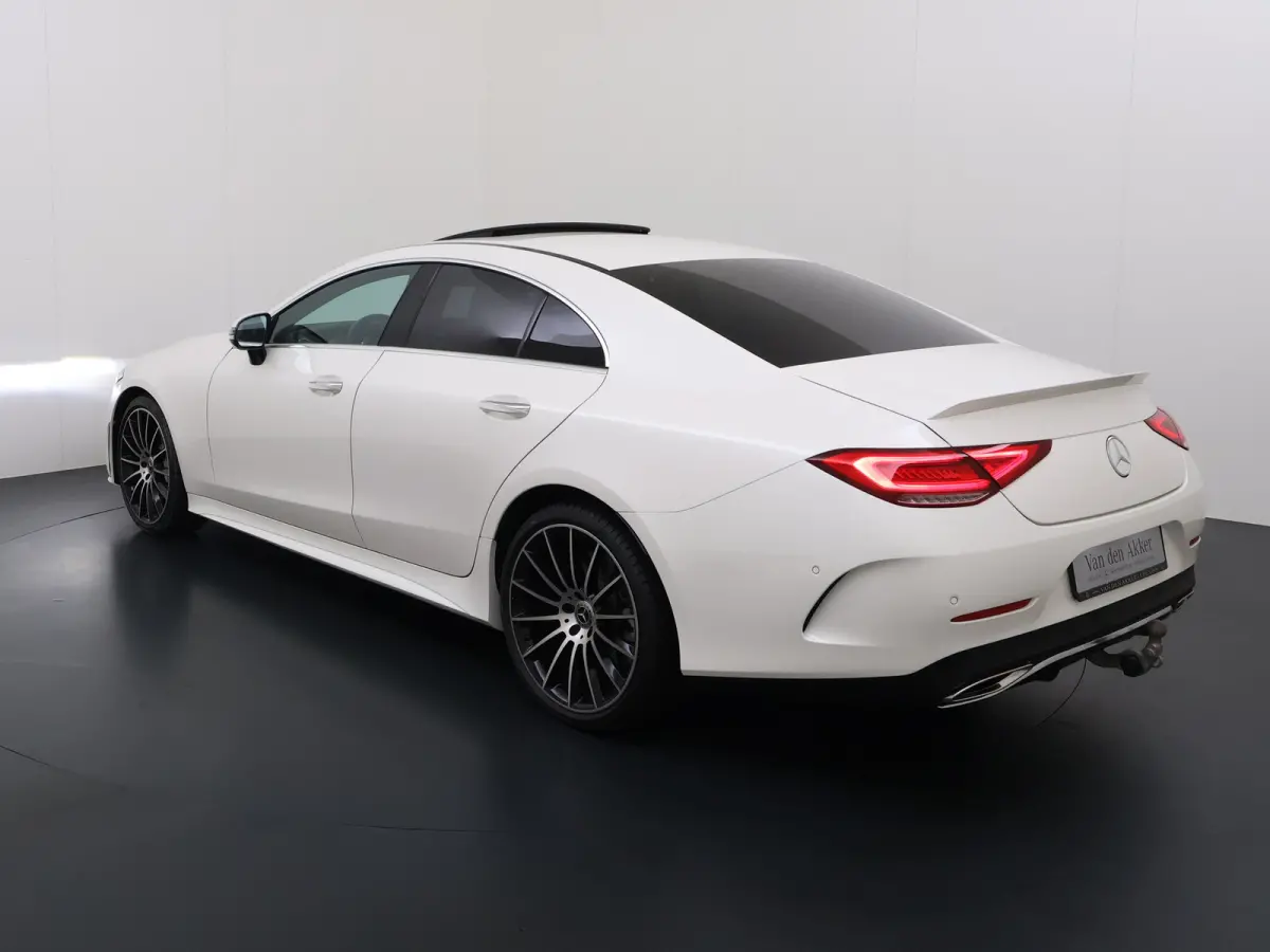 450 4Matic AMG // Burmester // 360 Camera // Dealer onderhouden // Sunroof // Trekhaak // 20 inch // Designo White // Distronic