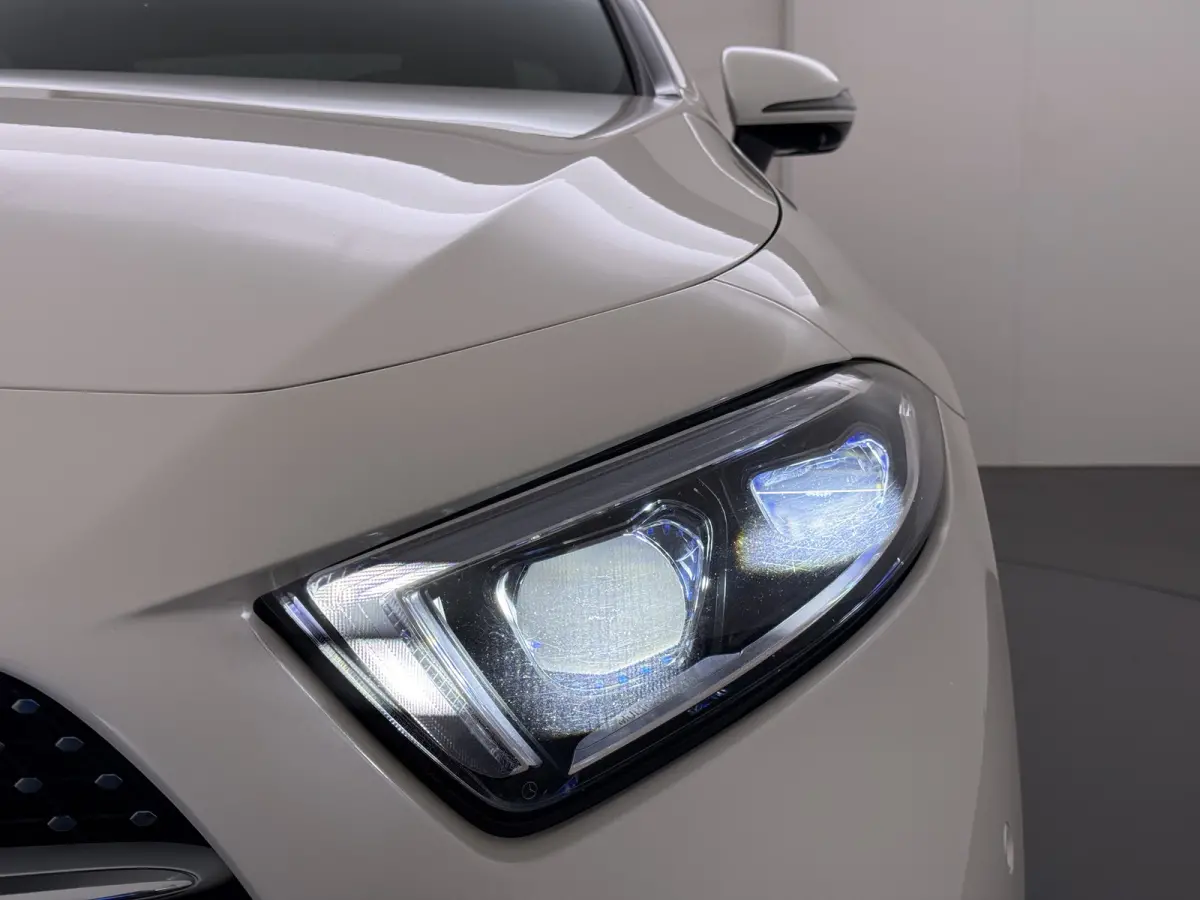 450 4Matic AMG // Burmester // 360 Camera // Dealer onderhouden // Sunroof // Trekhaak // 20 inch // Designo White // Distronic