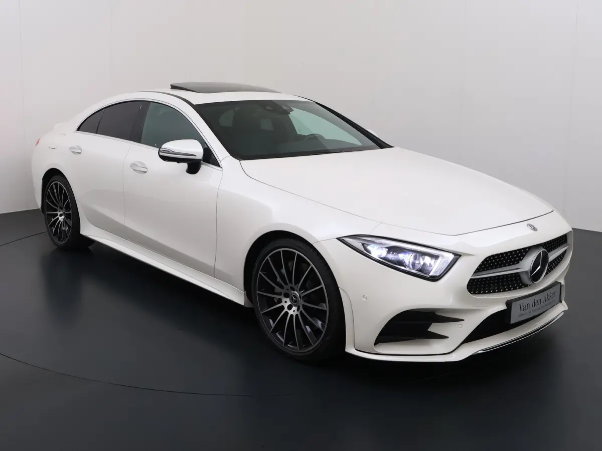 450 4Matic AMG // Burmester // 360 Camera // Dealer onderhouden // Sunroof // Trekhaak // 20 inch // Designo White // Distronic