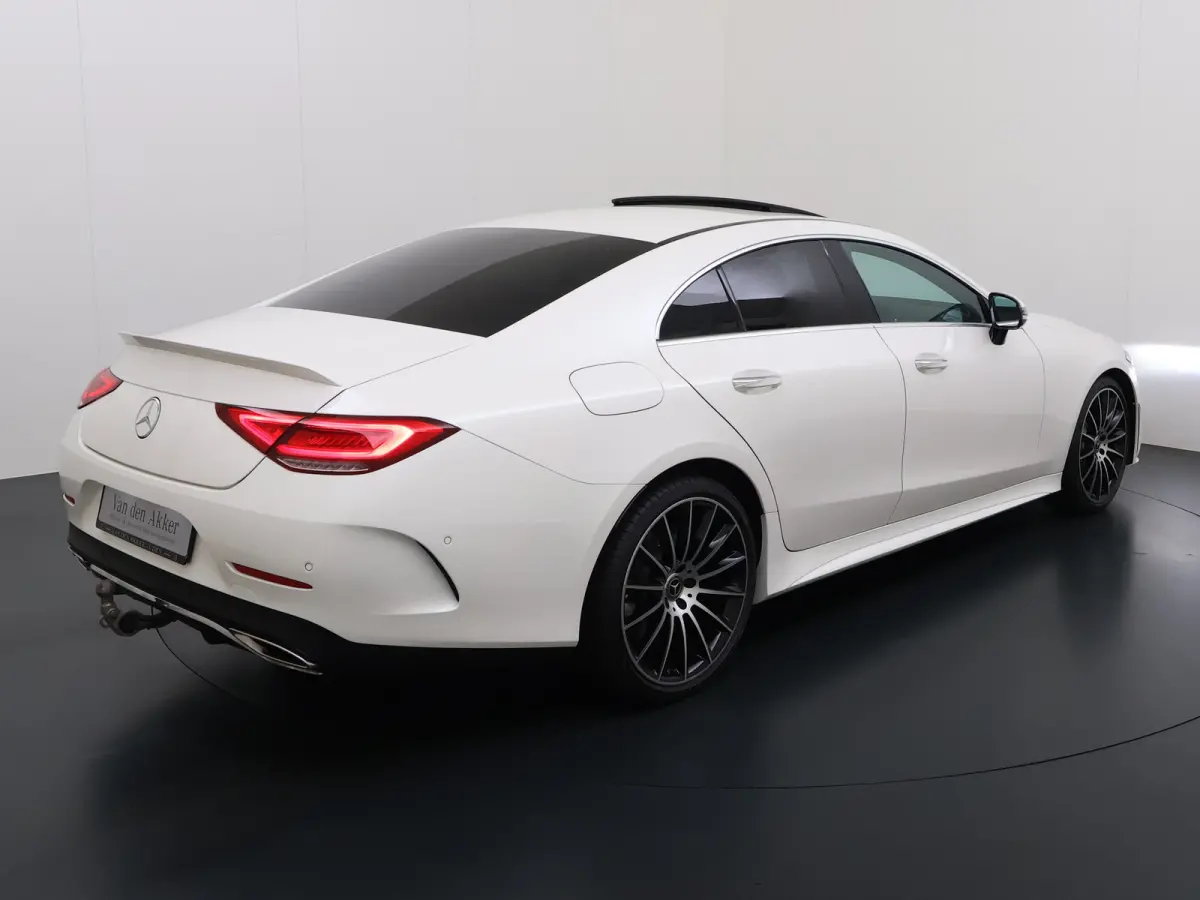 450 4Matic AMG // Burmester // 360 Camera // Dealer onderhouden // Sunroof // Trekhaak // 20 inch // Designo White // Distronic