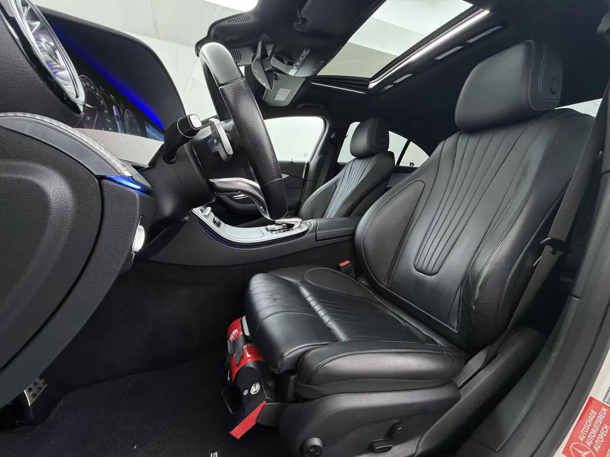 450 4Matic AMG // Burmester // 360 Camera // Dealer onderhouden // Sunroof // Trekhaak // 20 inch // Designo White // Distronic