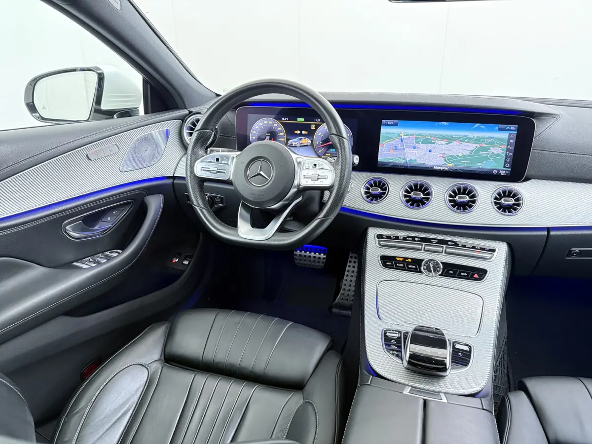 450 4Matic AMG // Burmester // 360 Camera // Dealer onderhouden // Sunroof // Trekhaak // 20 inch // Designo White // Distronic