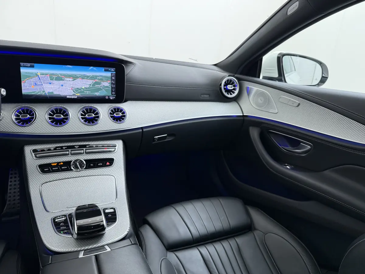 450 4Matic AMG // Burmester // 360 Camera // Dealer onderhouden // Sunroof // Trekhaak // 20 inch // Designo White // Distronic