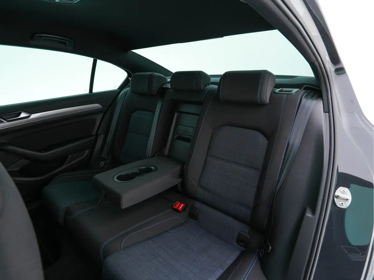 1.4 TSI GTE Business (Plug-In) {SoH-96%} (INCL-BTW) Aut. *FULL-LED | DIGI-COCKPIT | ADAPTIVE-CRUISE | NAVI-FULLMAP | KEYLESS | DAB+ | COMFORT-SEATS | SHIFTPADDLES | PRIVACY-GLASS | PDC | CAM