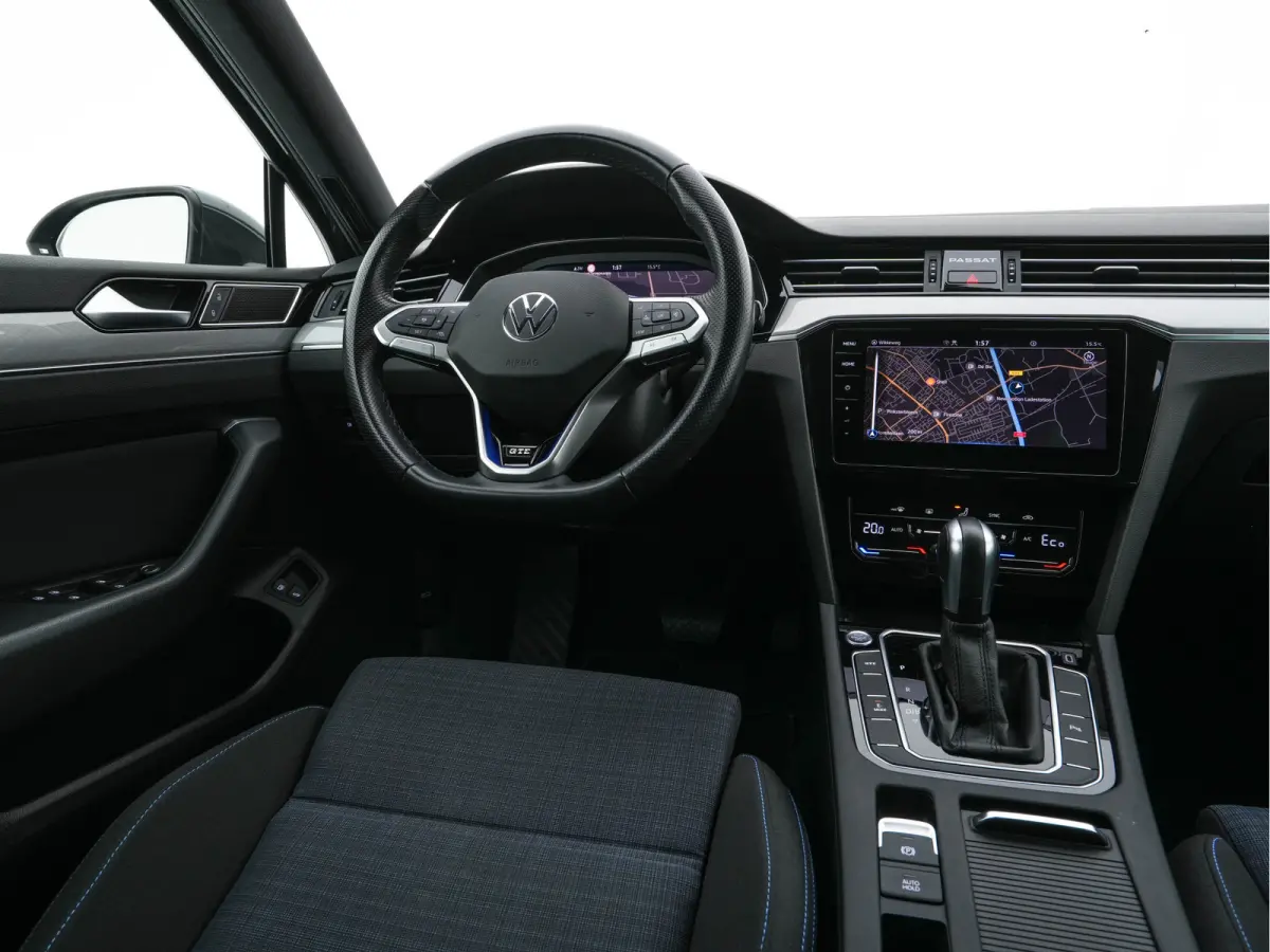 1.4 TSI GTE Business (Plug-In) (INCL-BTW) Aut. *FULL-LED | DIGI-COCKPIT | ADAPTIVE-CRUISE | NAVI-FULLMAP | KEYLESS | DAB+ | COMFORT-SEATS | SHIFTPADDLES | PRIVACY-GLASS | PDC | CAMERA | CARP