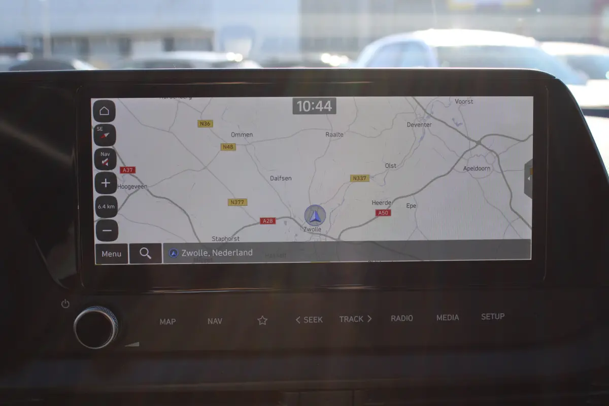 1.0 T-GDI Premium | Automaat | Parkeersensoren voor en achter | Achteruitrijcamera | | Achterbank in delen neerklapbaar | Achteruitrij assistent | Achteruitrijcamera