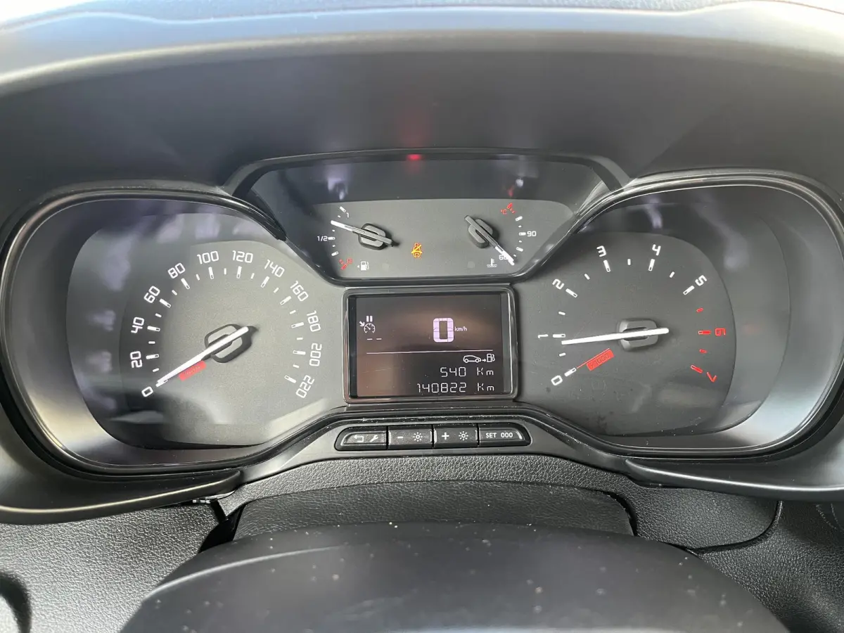 1.2 Club*NIEUW MODEL*A/C*CRUISE*CARPLAY*NW-RIEM*
