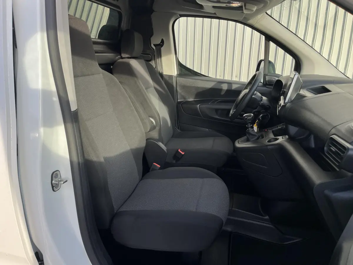 1.2 Club*NIEUW MODEL*A/C*CRUISE*CARPLAY*NW-RIEM*