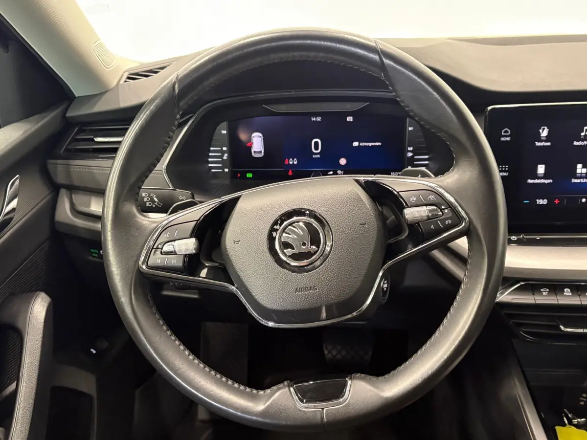 1.0 e-TSI Business Edition Navigatie Apple Carplay/Android Auto Parkeersensoren Adaptive Cruise Control Virtual Cockpit Full Led Climate Control Lichtmetalen velgen