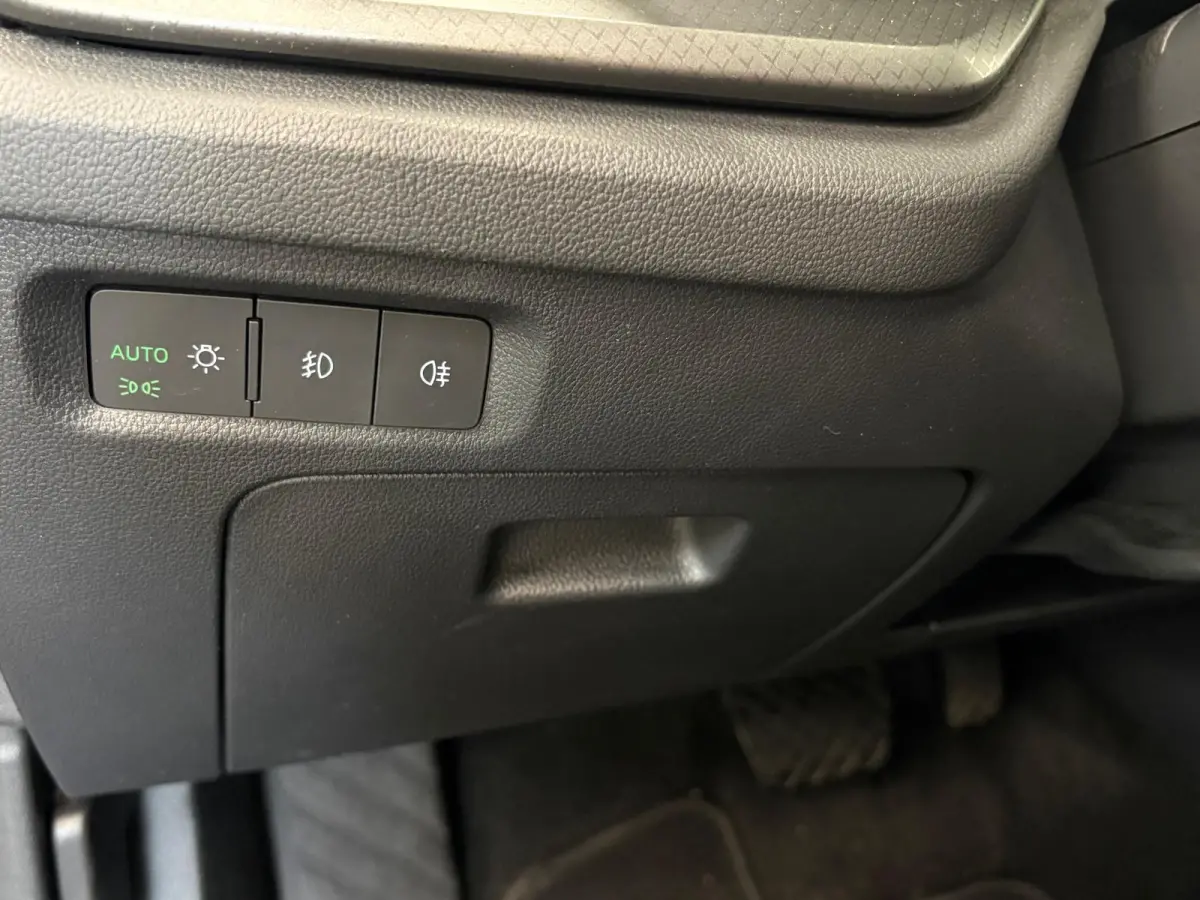 1.0 e-TSI Business Edition Navigatie Apple Carplay/Android Auto Parkeersensoren Adaptive Cruise Control Virtual Cockpit Full Led Climate Control Lichtmetalen velgen