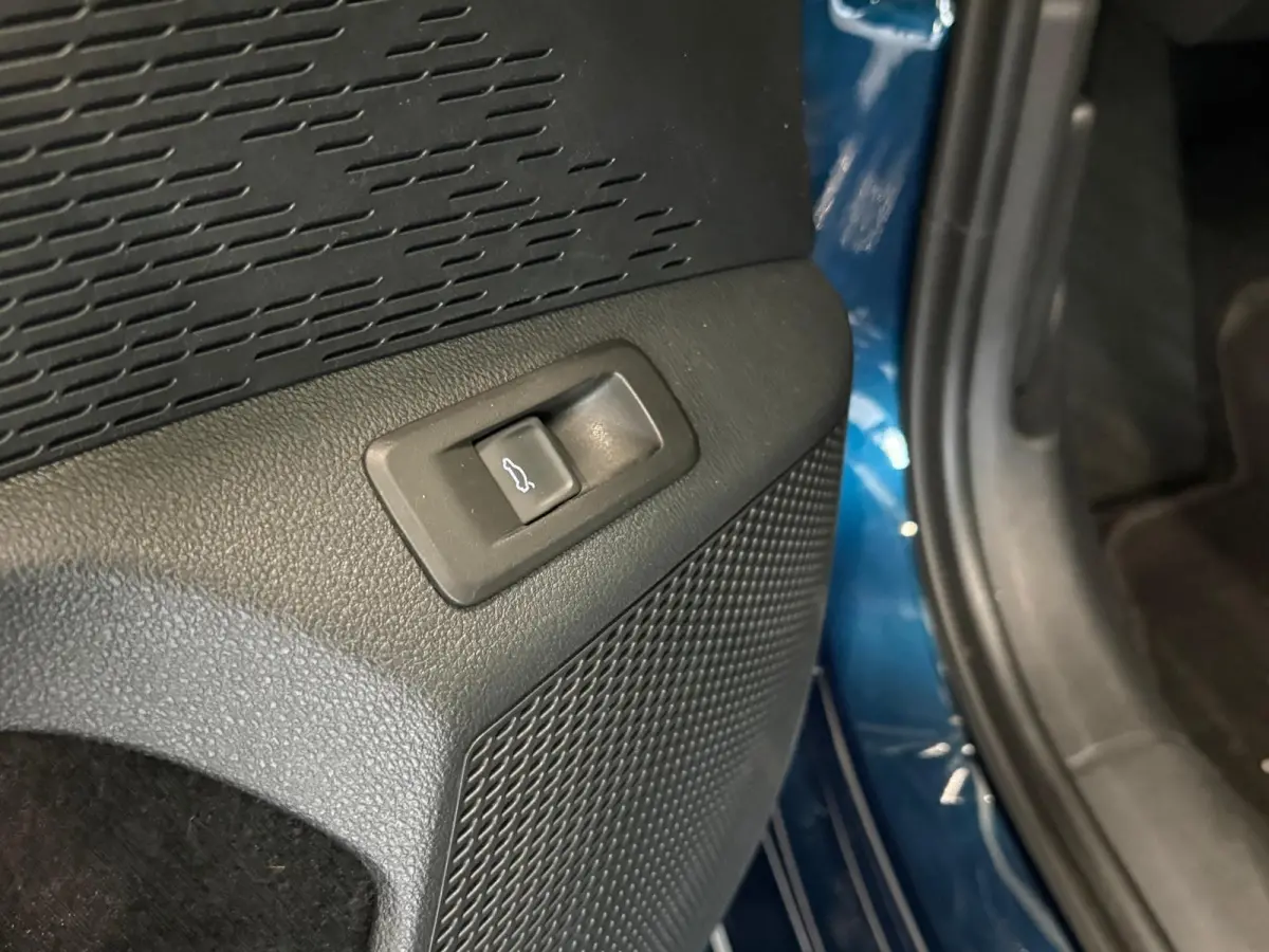 1.0 e-TSI Business Edition Navigatie Apple Carplay/Android Auto Parkeersensoren Adaptive Cruise Control Virtual Cockpit Full Led Climate Control Lichtmetalen velgen