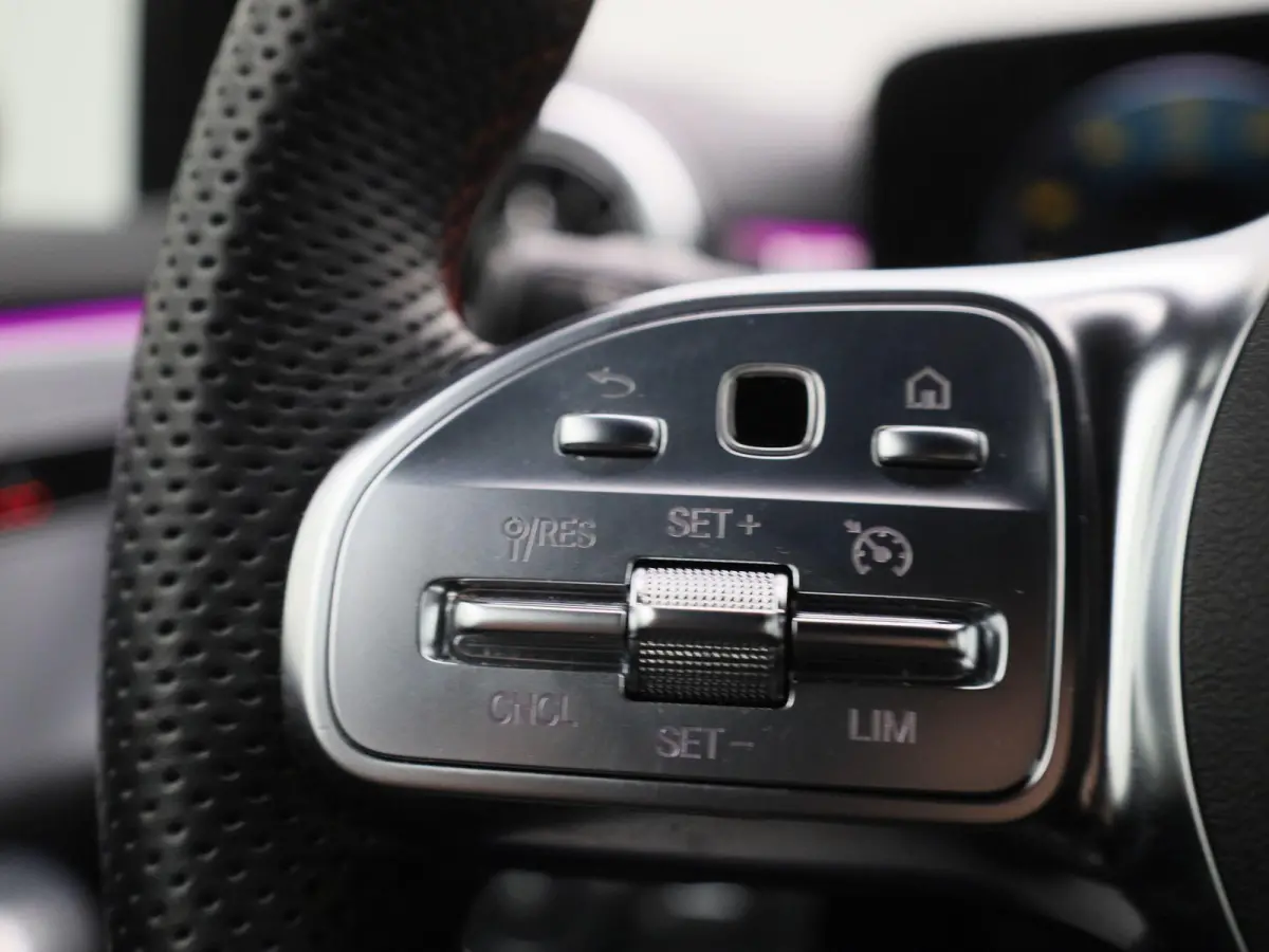 180 Business Solution AMG | Automaat | Navigatie | Sfeerverlichting | Achteruitrijcamera | Stoelverwarming | Wide Screen Virtual Cockpit | Cruise Control | Climate Control | Parkeersensoren 