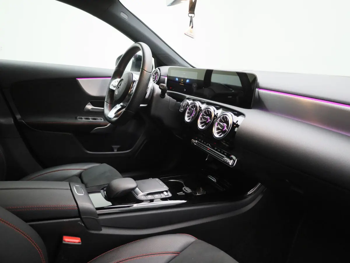 180 Business Solution AMG | Automaat | Navigatie | Sfeerverlichting | Achteruitrijcamera | Stoelverwarming | Wide Screen Virtual Cockpit | Cruise Control | Climate Control | Parkeersensoren 