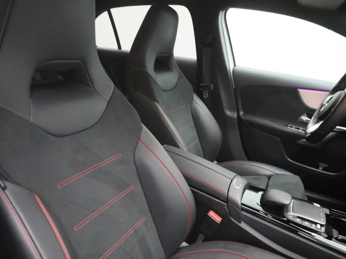 180 Business Solution AMG | Automaat | Navigatie | Sfeerverlichting | Achteruitrijcamera | Stoelverwarming | Wide Screen Virtual Cockpit | Cruise Control | Climate Control | Parkeersensoren 
