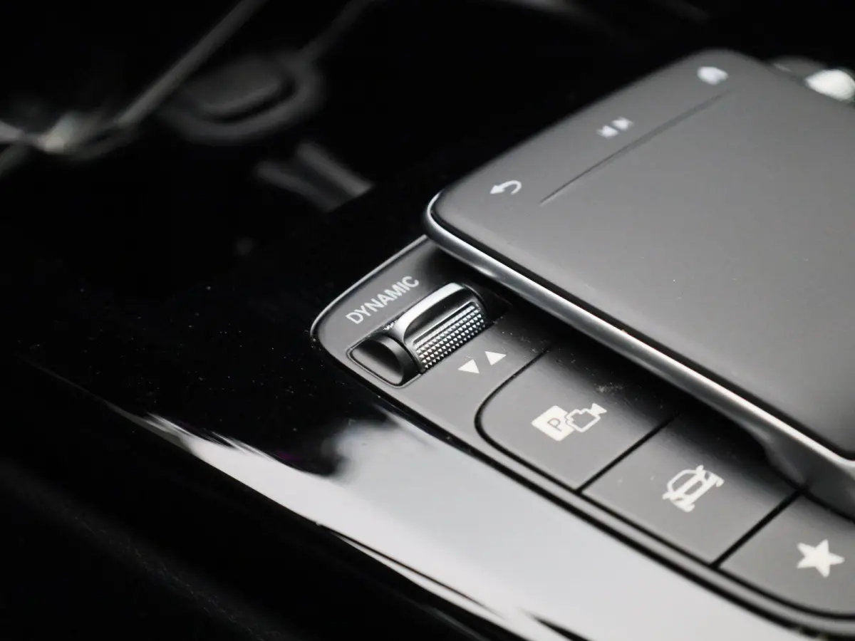 180 Business Solution AMG | Automaat | Navigatie | Sfeerverlichting | Achteruitrijcamera | Stoelverwarming | Wide Screen Virtual Cockpit | Cruise Control | Climate Control | Parkeersensoren 