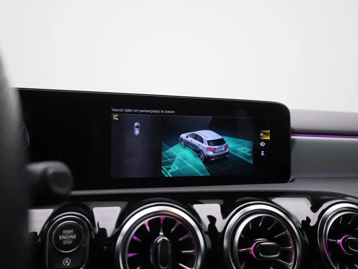 180 Business Solution AMG | Automaat | Navigatie | Sfeerverlichting | Achteruitrijcamera | Stoelverwarming | Wide Screen Virtual Cockpit | Cruise Control | Climate Control | Parkeersensoren 