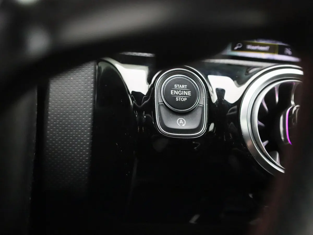180 Business Solution AMG | Automaat | Navigatie | Sfeerverlichting | Achteruitrijcamera | Stoelverwarming | Wide Screen Virtual Cockpit | Cruise Control | Climate Control | Parkeersensoren 