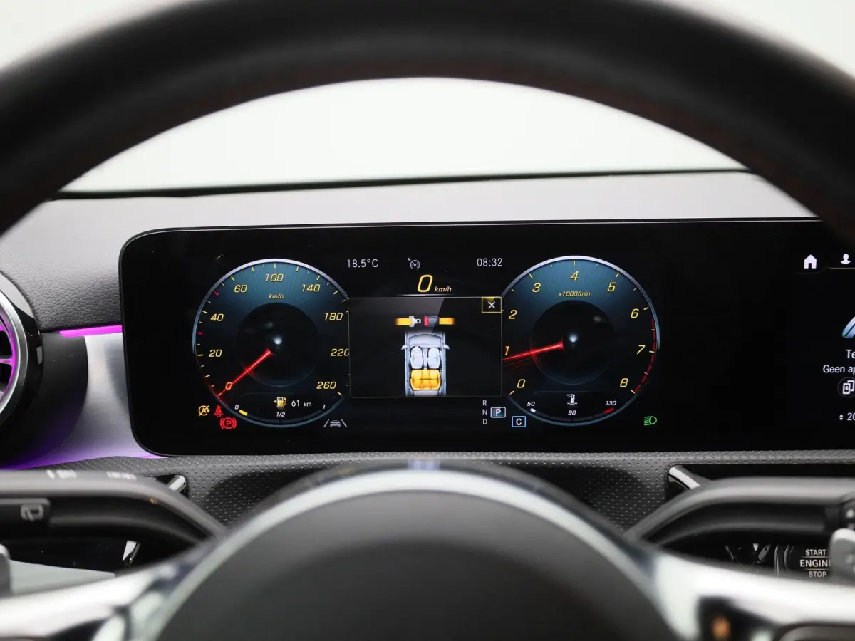 180 Business Solution AMG | Automaat | Navigatie | Sfeerverlichting | Achteruitrijcamera | Stoelverwarming | Wide Screen Virtual Cockpit | Cruise Control | Climate Control | Parkeersensoren 