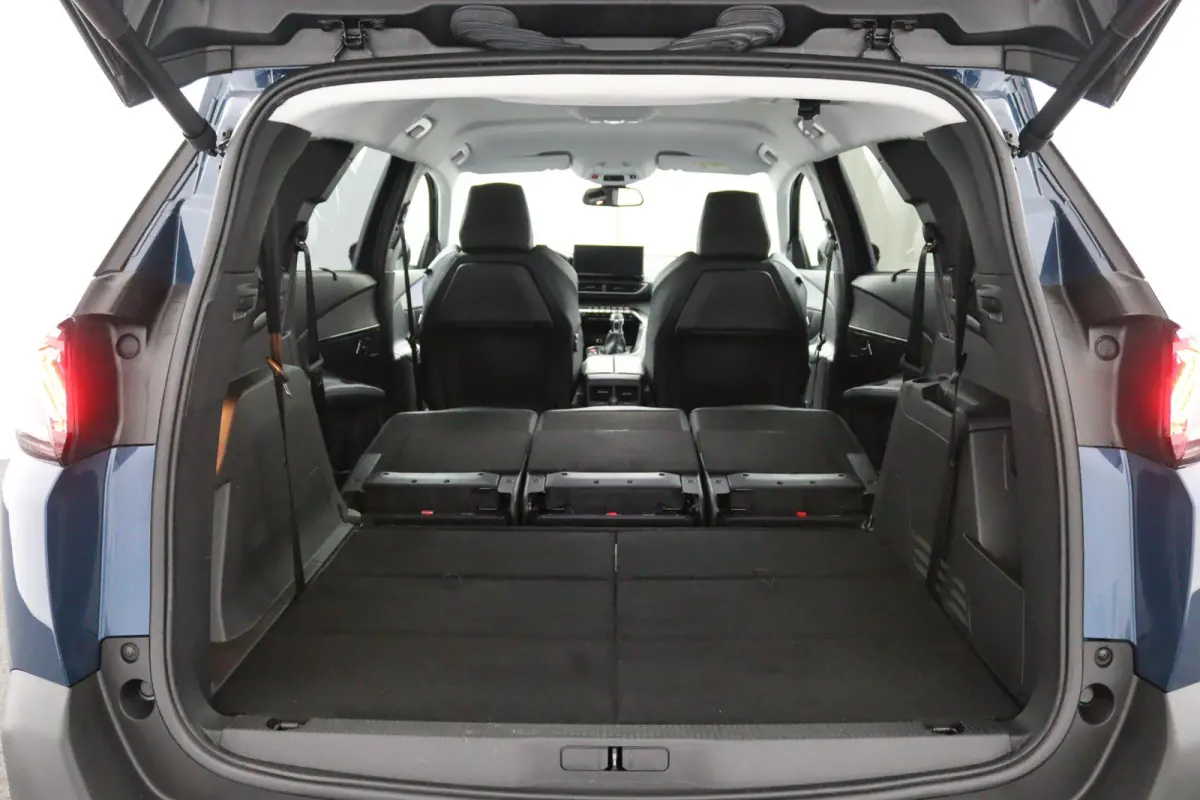 1.2 FACELIFT*CARPLAY*NAVI*CAMERA*HAAK*7-PERS*ECC*