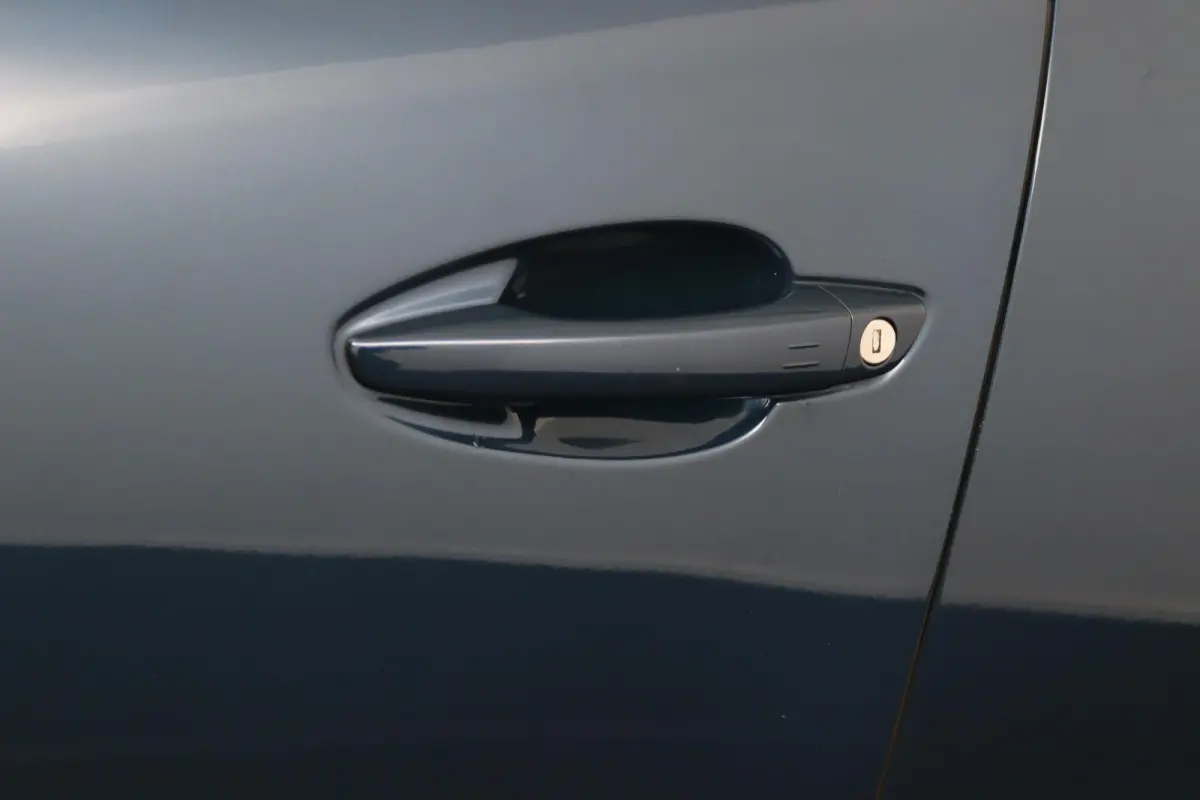 1.2 FACELIFT*CARPLAY*NAVI*CAMERA*HAAK*7-PERS*ECC*