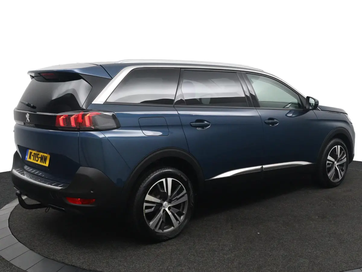 1.2 FACELIFT*CARPLAY*NAVI*CAMERA*HAAK*7-PERS*ECC*