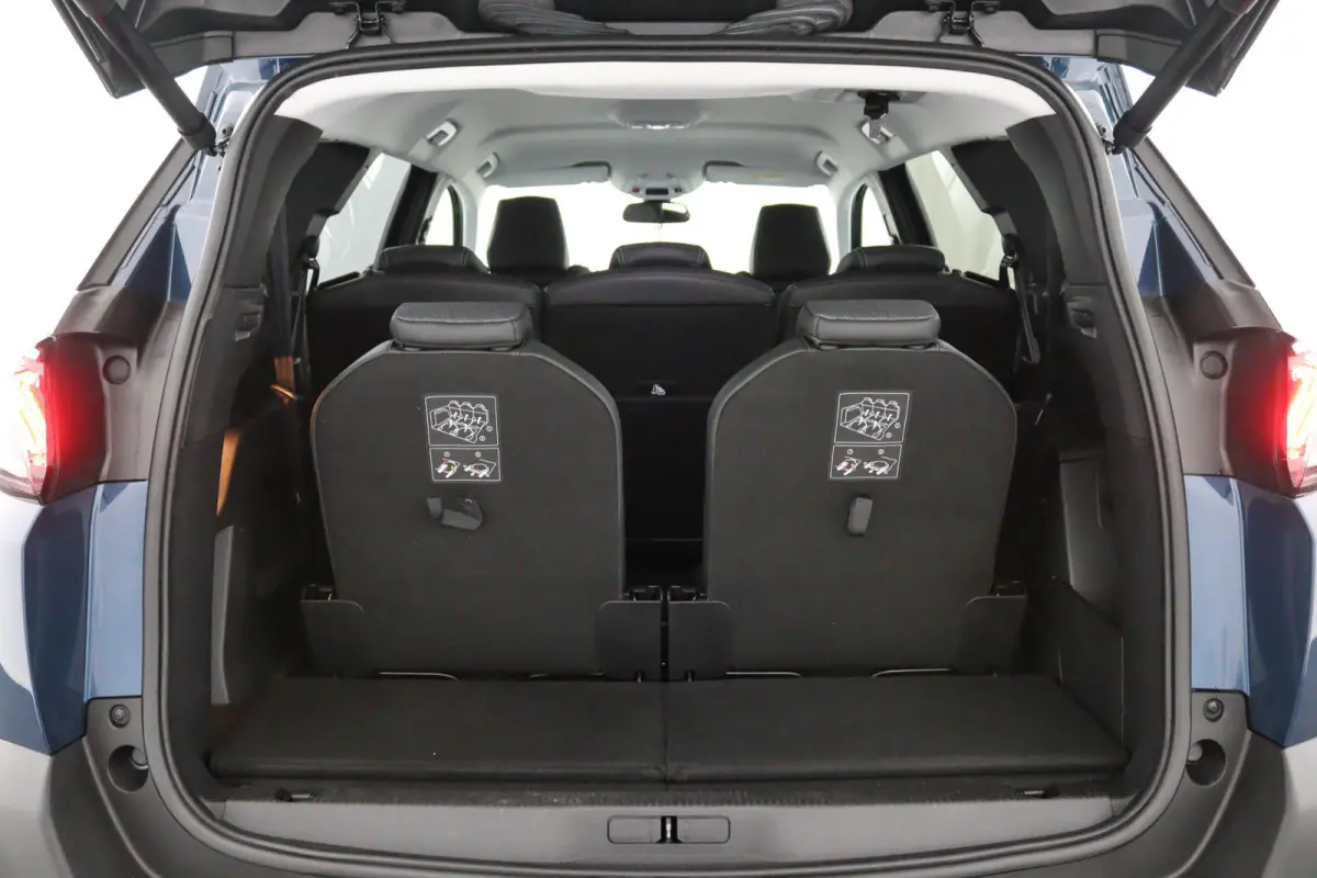 1.2 FACELIFT*CARPLAY*NAVI*CAMERA*HAAK*7-PERS*ECC*