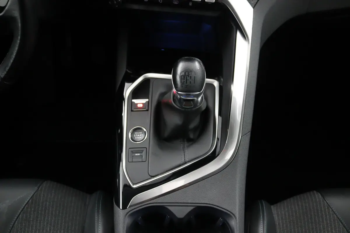 1.2 FACELIFT*CARPLAY*NAVI*CAMERA*HAAK*7-PERS*ECC*