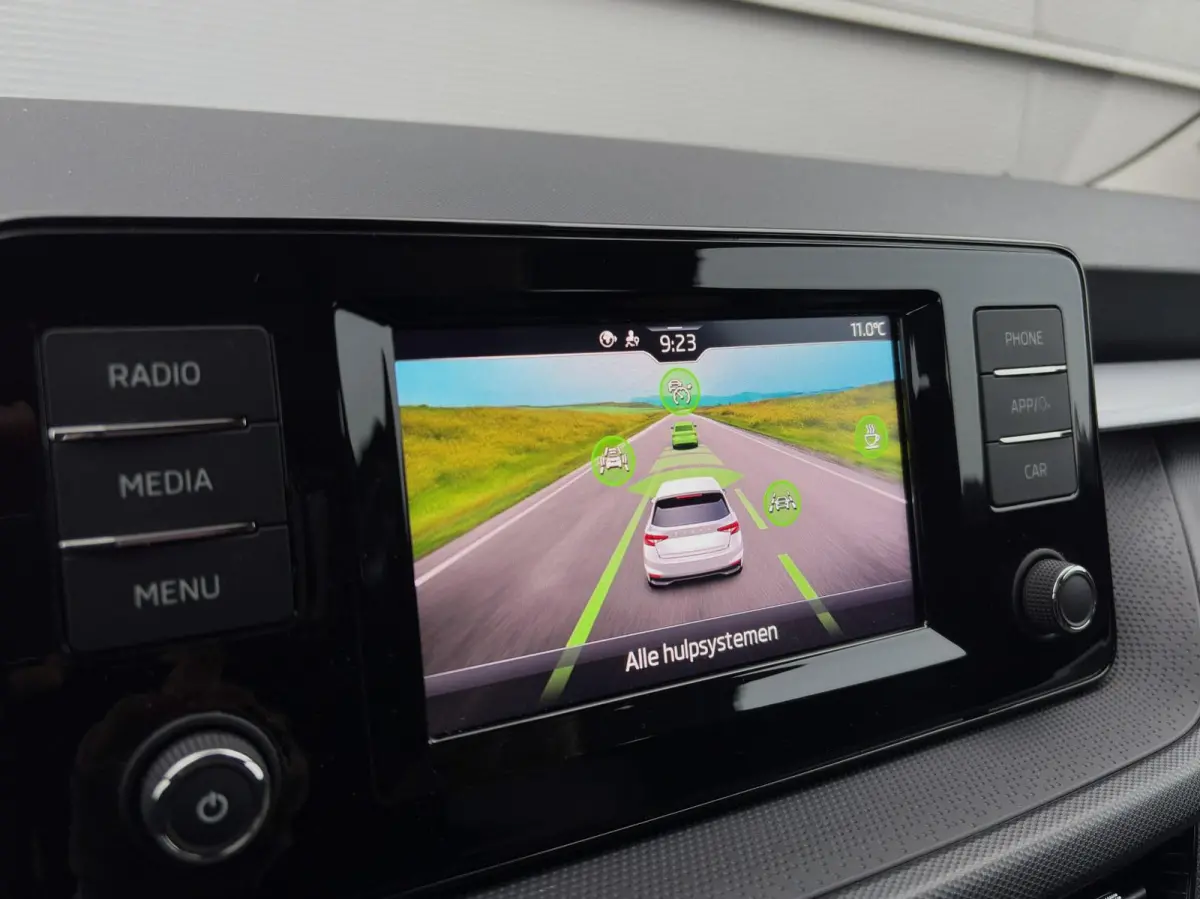 1.0 TSI 95pk Ambition | Adaptive Cruise | PDC Achter | Smartlink