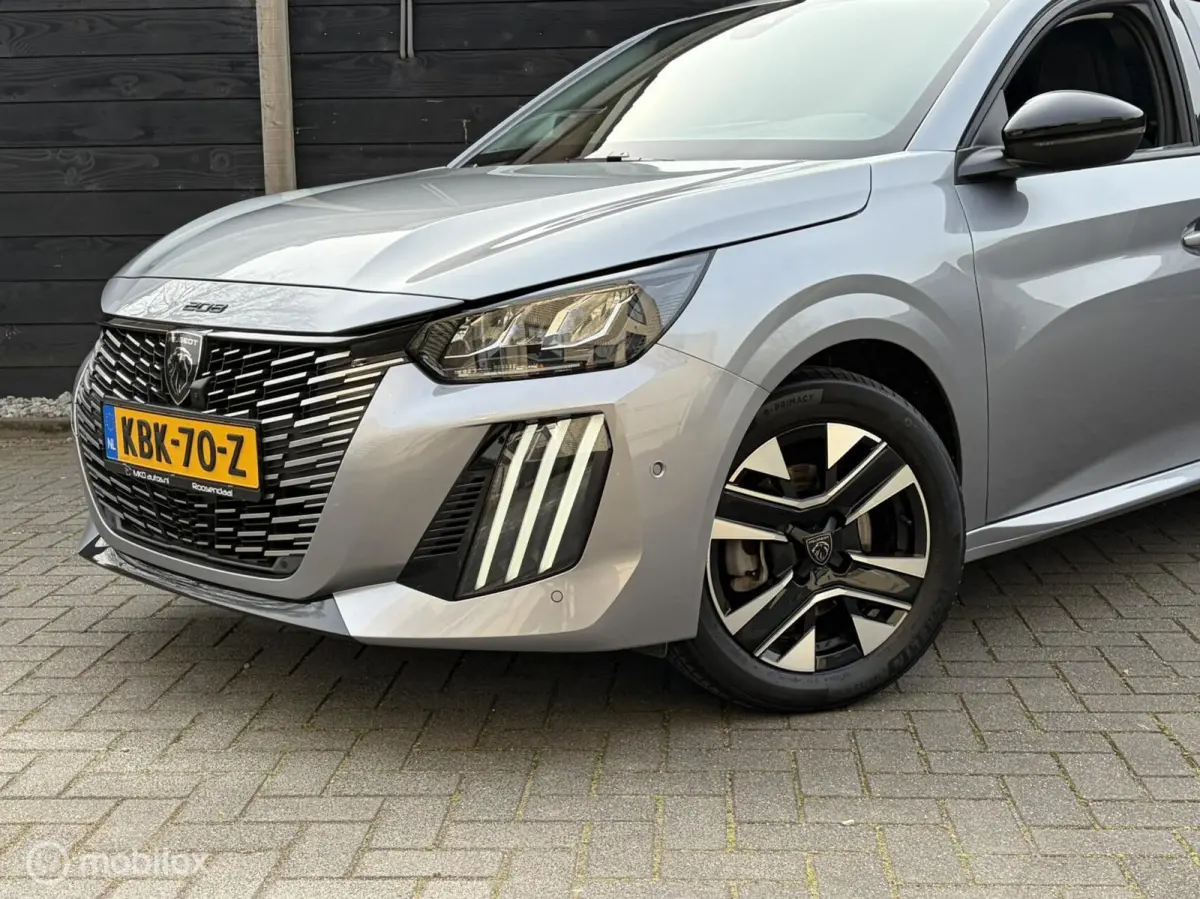 1.2 PureTech 100 Style 100 PK Clima / FM nav / LM / camera / 20.608 KM!!!