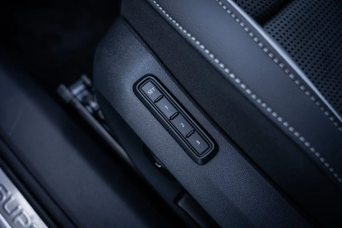 Sportline Business | Achteruitrijcamera | Climatronic, elektronische airconditioning met 3 klimaatzones | Driving mode select