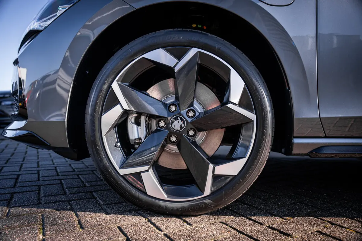 Sportline Business | Achteruitrijcamera | Climatronic, elektronische airconditioning met 3 klimaatzones | Driving mode select