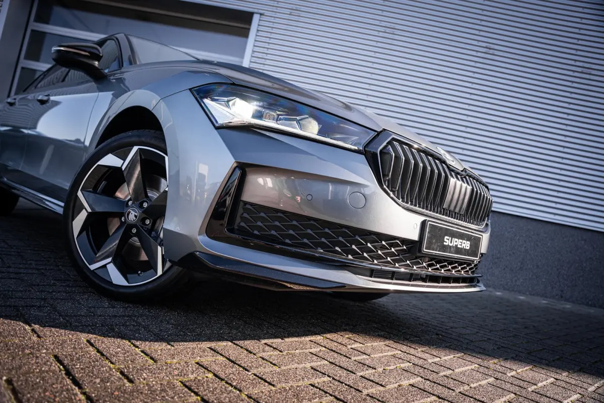 Sportline Business | Achteruitrijcamera | Climatronic, elektronische airconditioning met 3 klimaatzones | Driving mode select