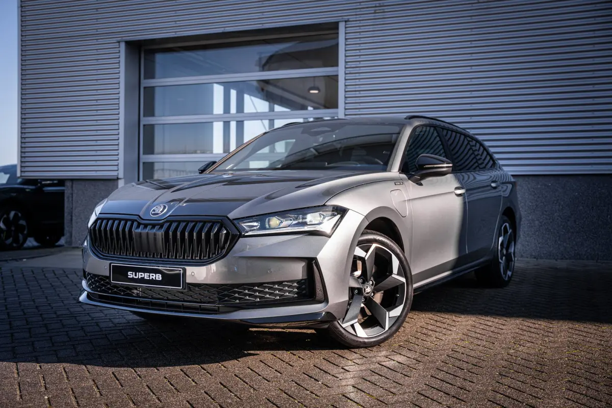 Sportline Business | Achteruitrijcamera | Climatronic, elektronische airconditioning met 3 klimaatzones | Driving mode select