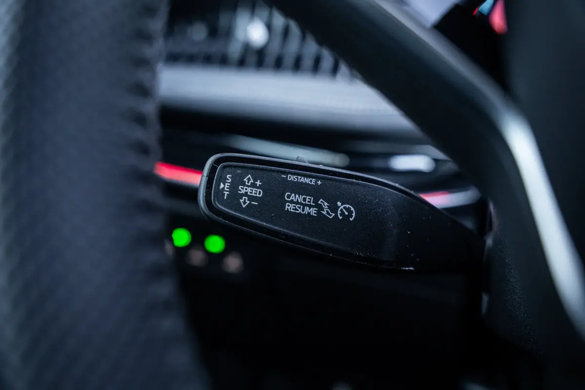 Sportline Business | Achteruitrijcamera | Climatronic, elektronische airconditioning met 3 klimaatzones | Driving mode select